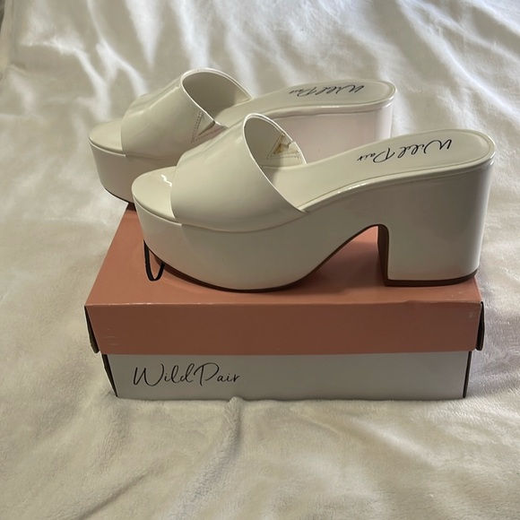 Retro Mules - Picture 1 of 9